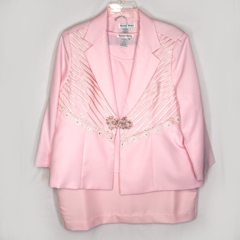 Beautiful Nicole Nites 3 Pc Pink Suit Size 20